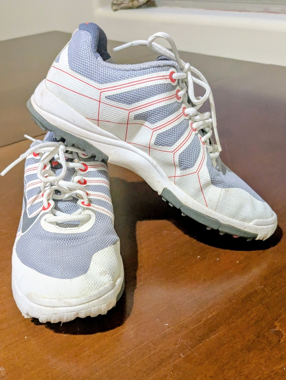 Nike Light Gray & White Youth sneakers/Golf Shoes Sz 2Y